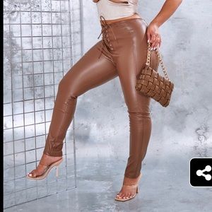 Cute leg pants never worn, with the tags still attached.